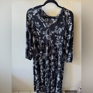 Old Navy Black and White Floral Dress